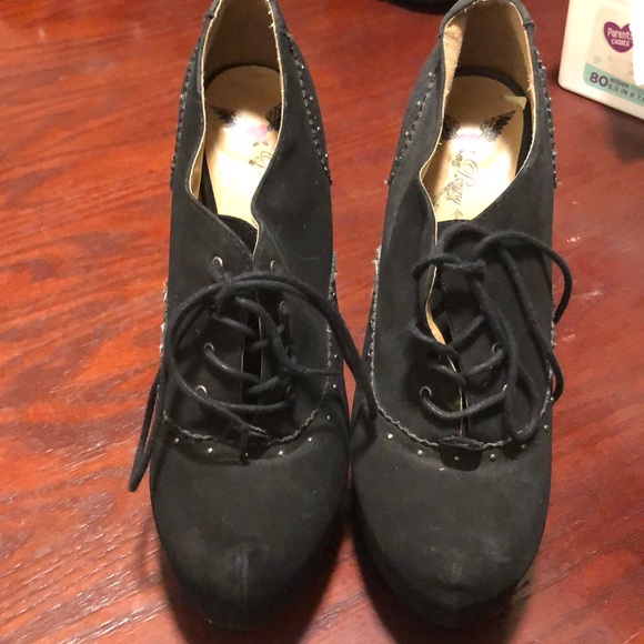 High heels - Picture 2 of 4